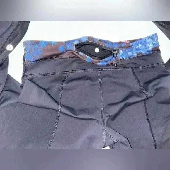 (#13)NWOTLululemonWomen'sSize4Run Inspire Crop II Black Petal Pop Multi Leggings - Picture 4 of 6